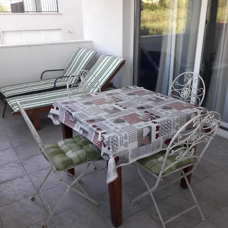 Palm Paradise Stobrec